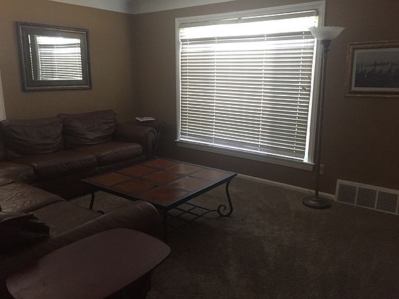 2nd image of 1656 Longwood Dr