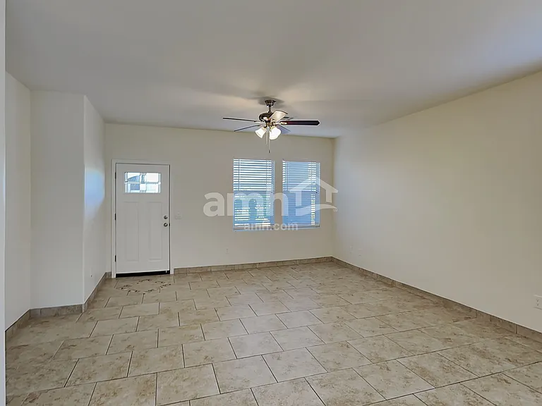 2814 S Vegas — Photo 4