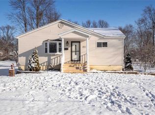 11023 Morrow Dr, Saint Ann, MO 63074