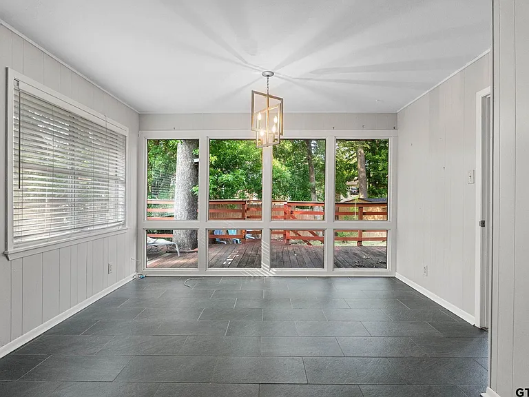 3200 Decharles St — Photo 16