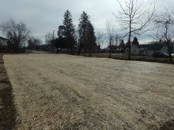 201 S State St, Poplar Grove, IL 61065