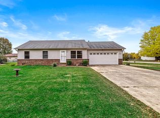 33 Renae Ct, Trafalgar, IN 46181
