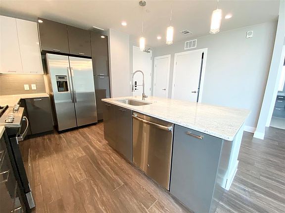 3rd image of 3033 Oliver Ave #1220