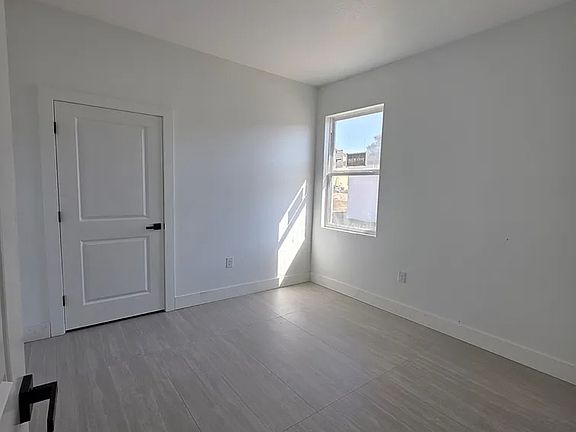 4th image of 107 Bullard Ave E