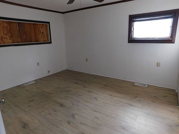 5th image of 240 Dogwood Dr
