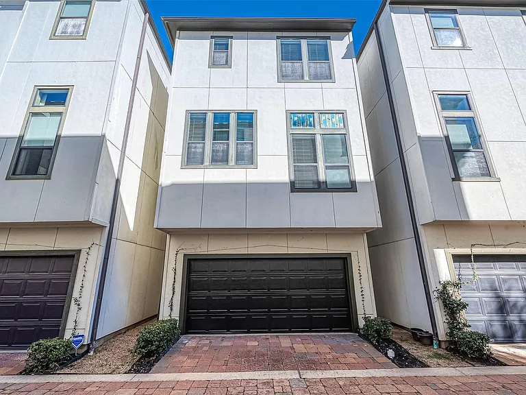 2634 Texas St — Photo 44