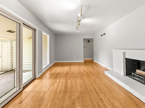 4th image of 9828 Woolworth Ave