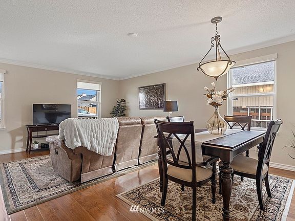 4th image of 2114 67th Ave NE