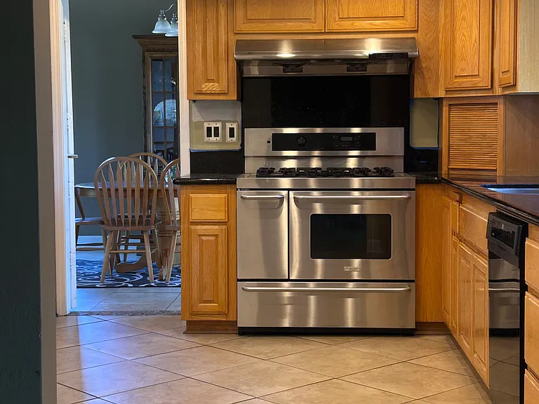 4208 Northwood Ct — Photo 2