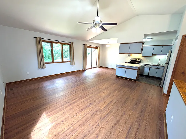 599 Echo Ct — Photo 6