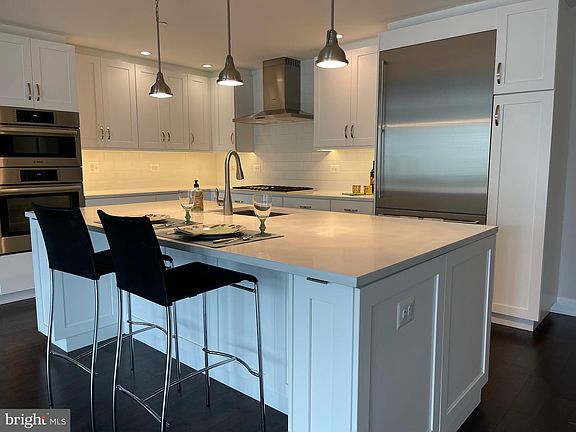 3rd image of 4915 Hampden Ln #302