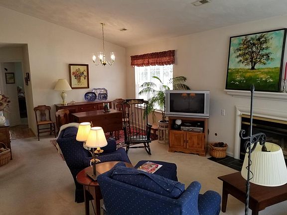 4th image of 3100 Winterberry Sq