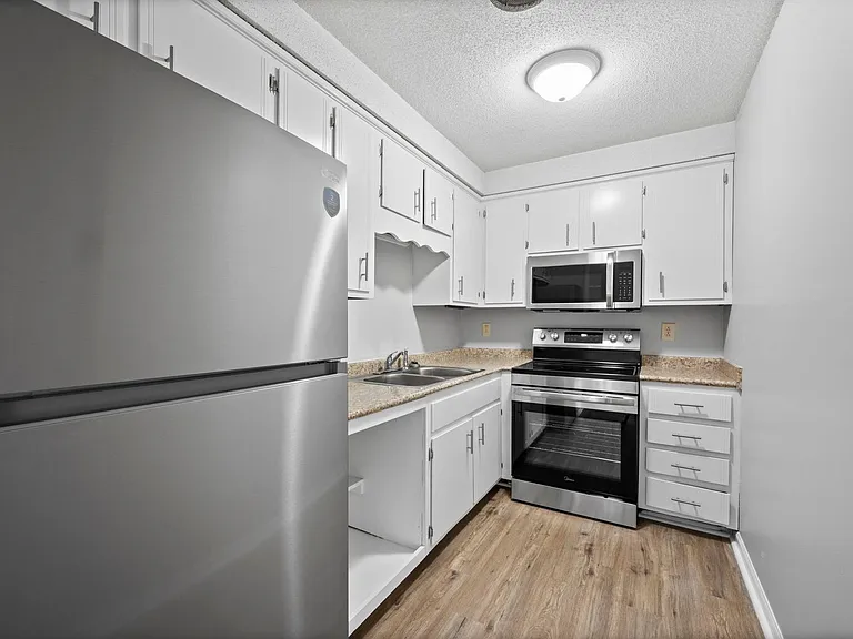 703 Power St — Photo 20