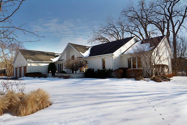 1st image of 405 Woodview Dr
