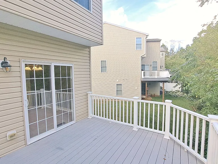 253 N Front St — Photo 49
