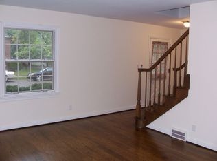 1 Abington Ln, Dearborn, MI 48120