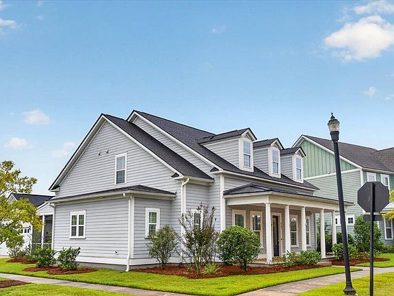 5th image of 318 Woodgate Way