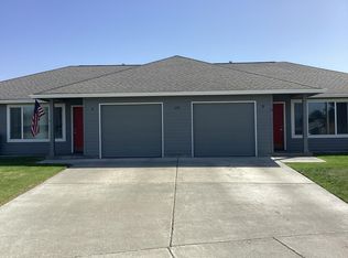 1051 W Cody Ave APT B, Hermiston, OR 97838