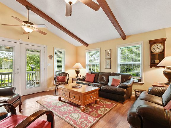 5th image of 221 Fernwood Dr