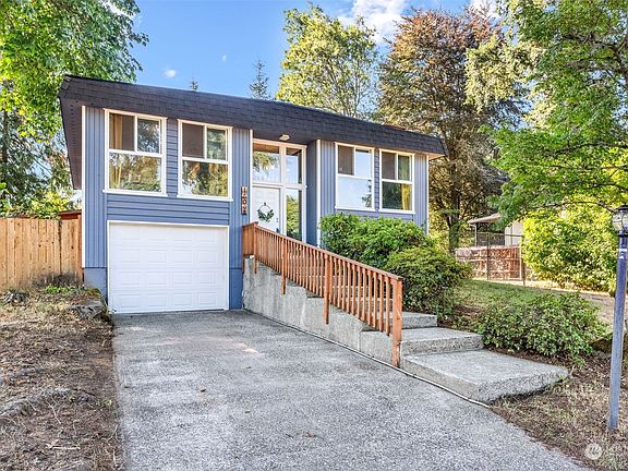3rd image of 1609 Homann Drive SE