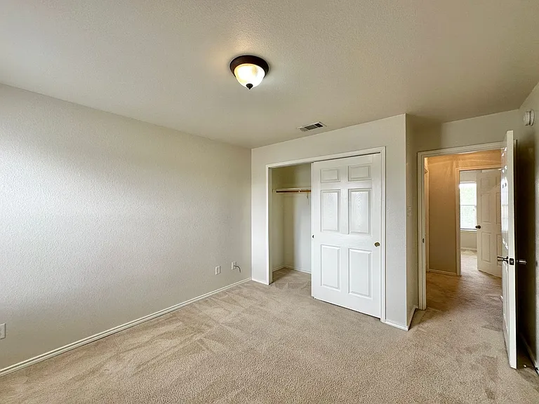 1806 Lobrecht Ct — Photo 37