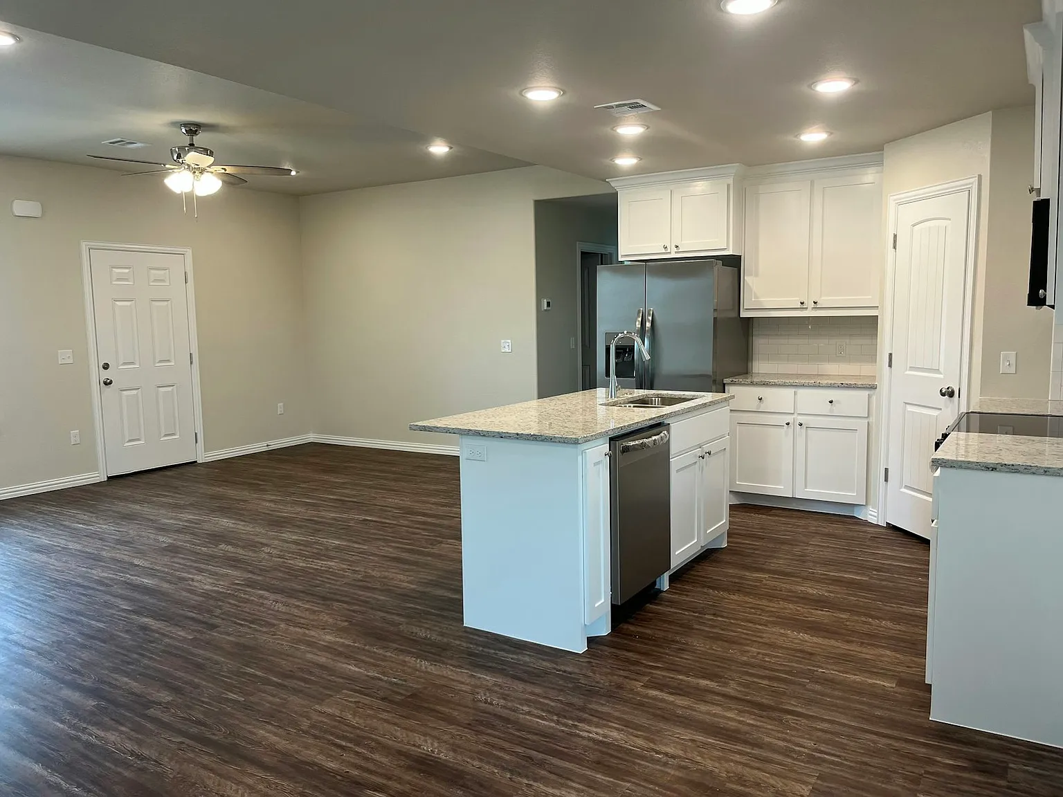 503 Honeysuckle Lane — Photo 3