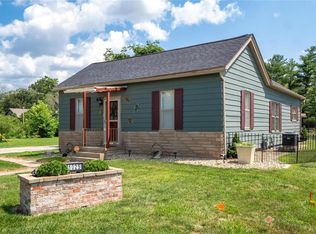 1025 W Delmar Ave, Godfrey, IL 62035