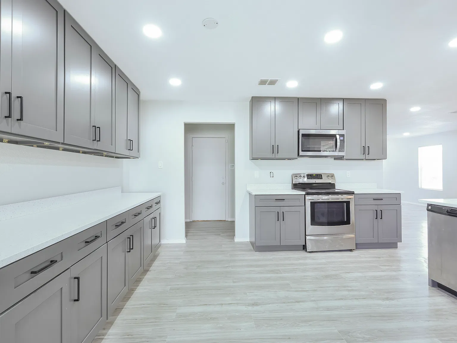 4 bed, 2.5 bath, 2060 sqft, $2,150 — Photo 1