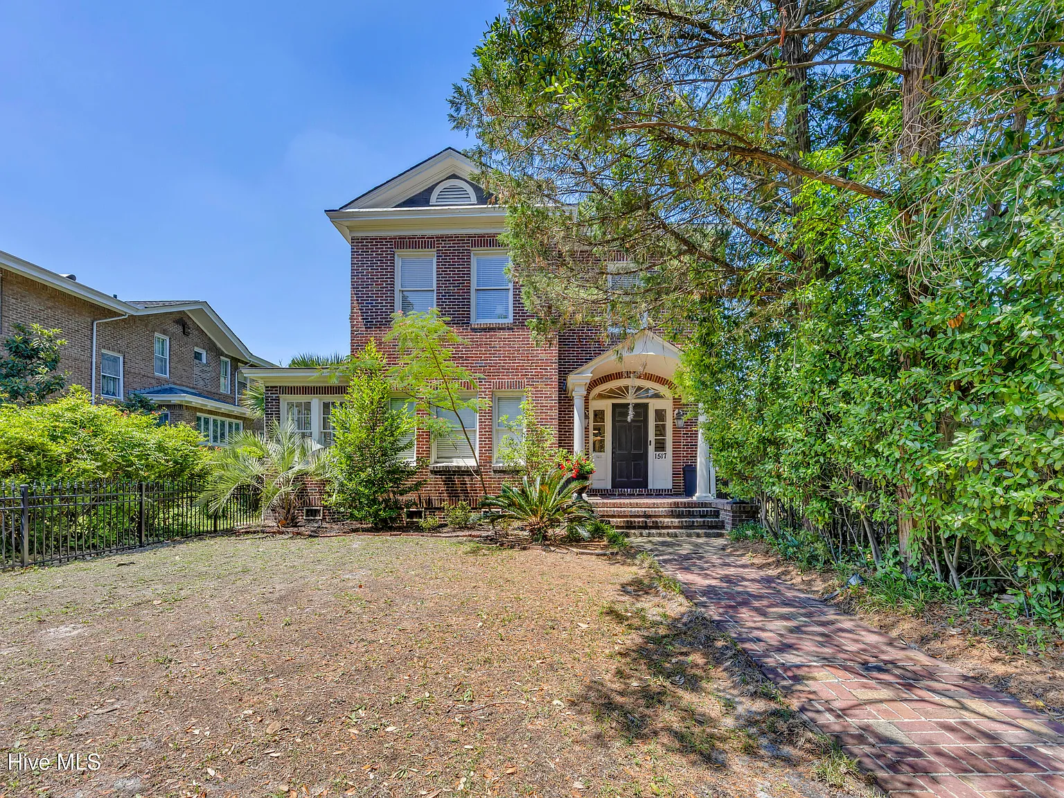 4 bed, 3.5 bath, $3,400 — Photo 2