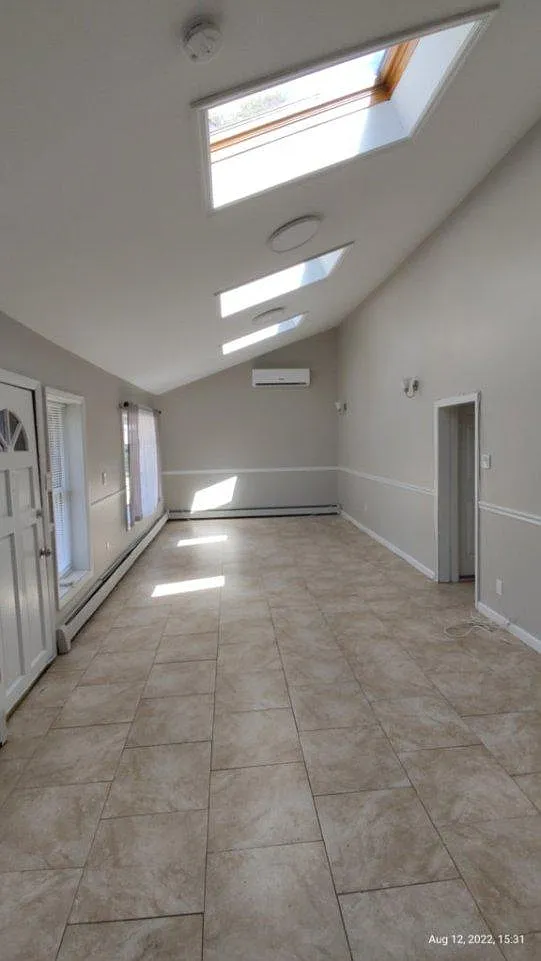 4 bed, 1312 sqft, $2,750 — Photo 2