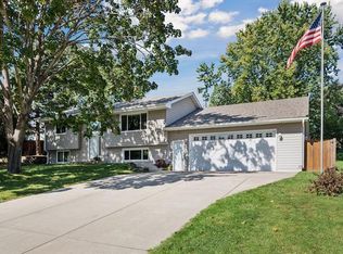 7949 Cooper Ave, Inver Grove Heights, MN 55076