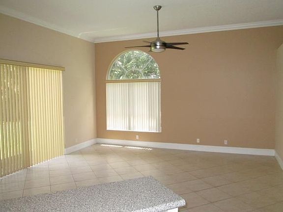 4th image of 2071 NW 125th Ter