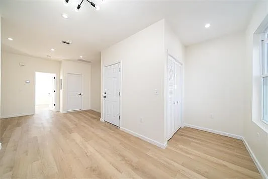 155 Van Horne St #2 — Photo 11
