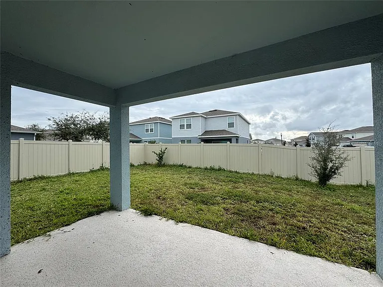 2102 Charming Ave — Photo 12