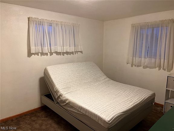 5th image of 320 Russell Dr