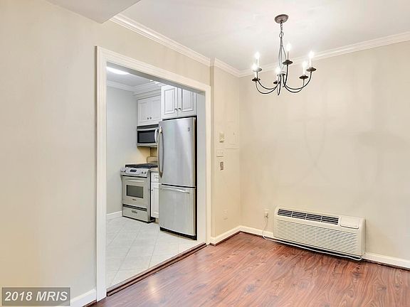 4th image of 4820 Chevy Chase Dr APT 103
