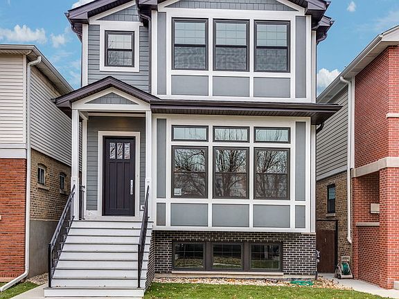 3rd image of 2534 W Berteau Ave