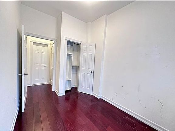 4th image of 51 E 34th St #4S