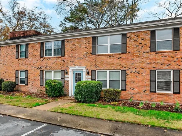 1015 Barclay Sq, Virginia Beach, VA 23451