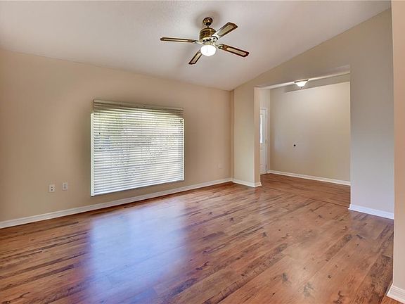 3rd image of 463 Cypress Ave