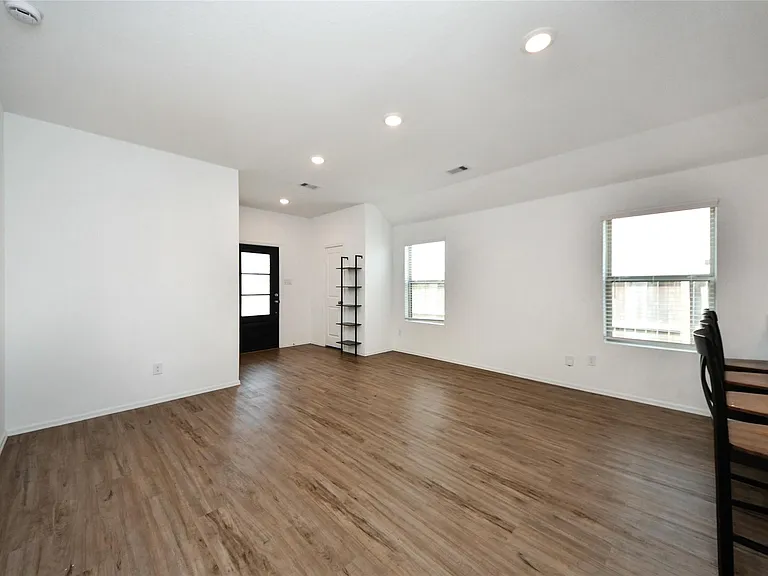 19348 Villa Mesa Dr — Photo 6