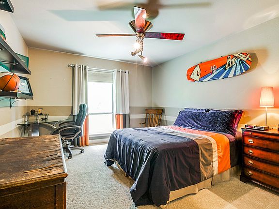 5th image of 1375 Lakeview Dr