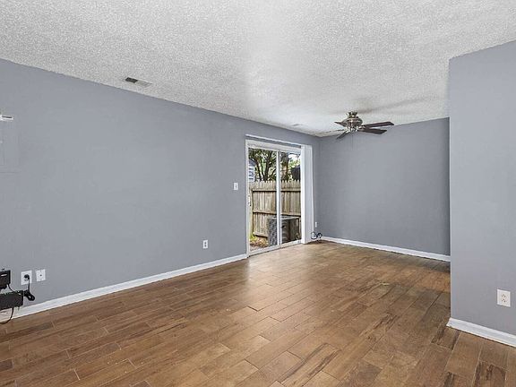 5th image of 3454 Waltham Cir