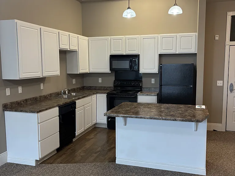 1406 Tower Ave #202 — Photo 2