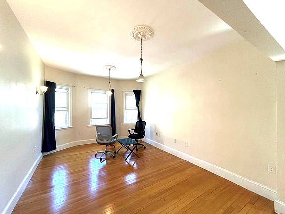 2nd image of 40 Manthorne Rd #2