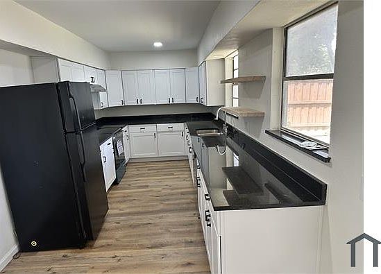 3rd image of 6228 Songwood Dr