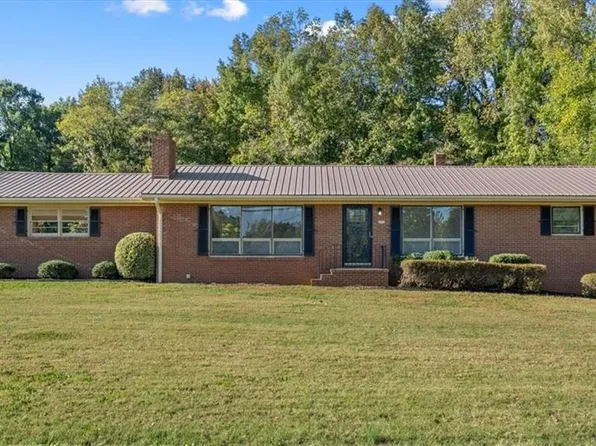 272 Cedar Lodge Rd, Thomasville, NC 27360