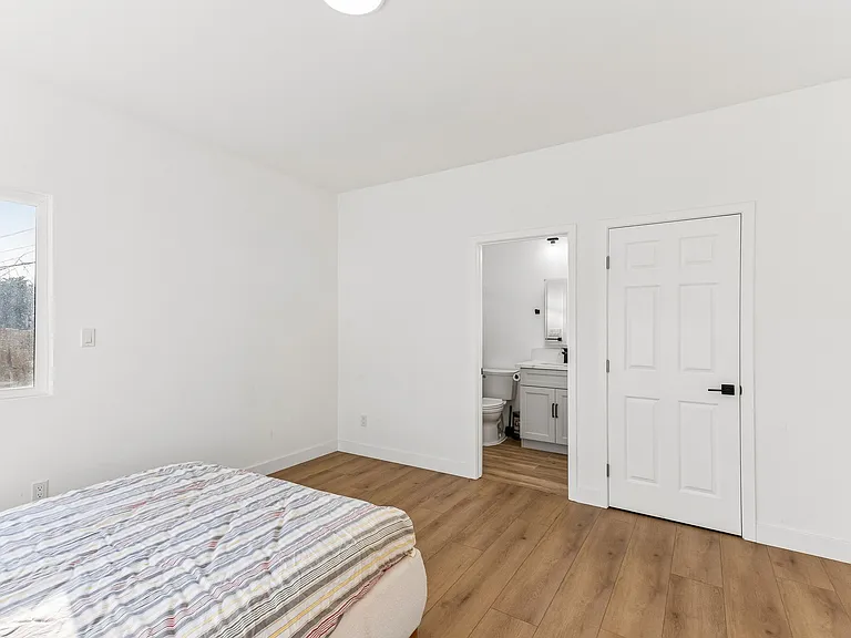 509 S Barranca St #B — Photo 10