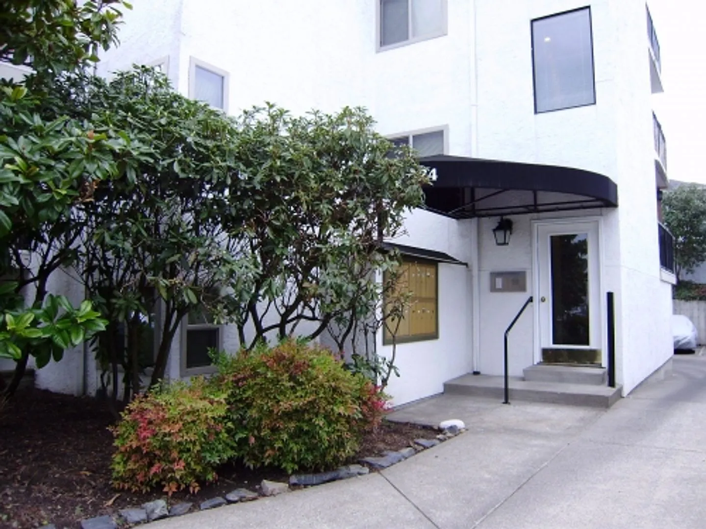 Robin Apartments — Photo 1