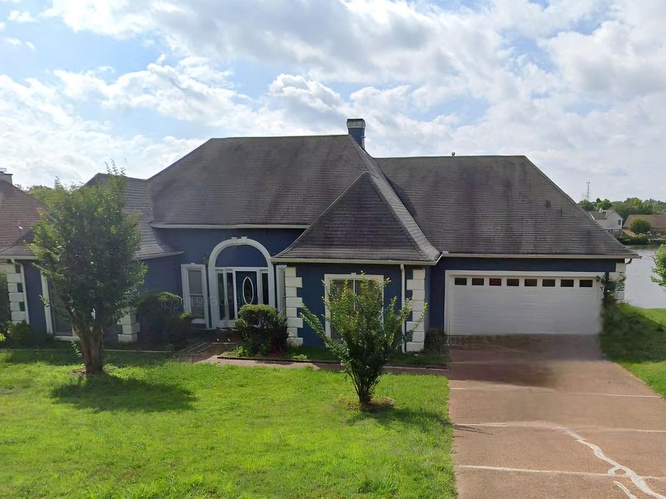 1st image of 2304 Hickory Path Dr